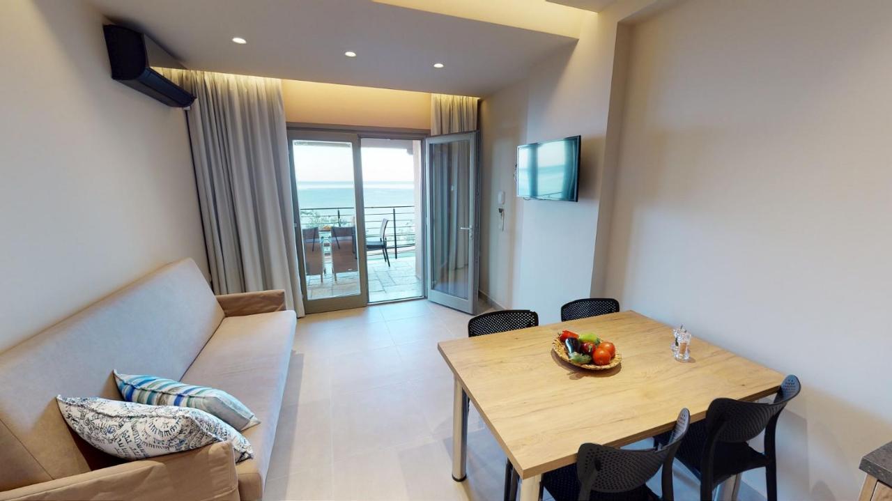 KALLiA SUITES- CHOREFTO Exterior foto